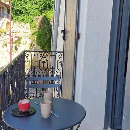 Apartment Superbe Porte De La Cite Medievale Entierement Renove Tres Bien Equipe 6 Pers Balcon Clim Parking Prive Devant Sommieres