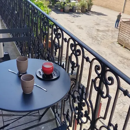 Lägenhet Superbe Porte De La Cite Medievale A Entierement Renove Tres Bien Equipe 6 Pers Balcon Clim Parking Prive Devant