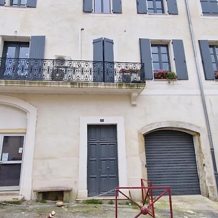 Lägenhet Superbe Porte De La Cite Medievale A Entierement Renove Tres Bien Equipe 6 Pers Balcon Clim Parking Prive Devant *
